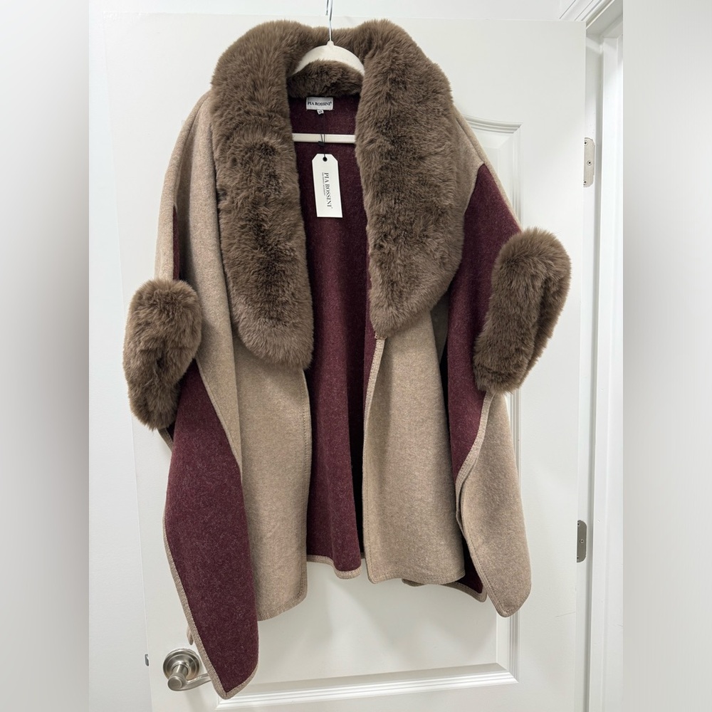 NWT Pia Rossini Wrap
